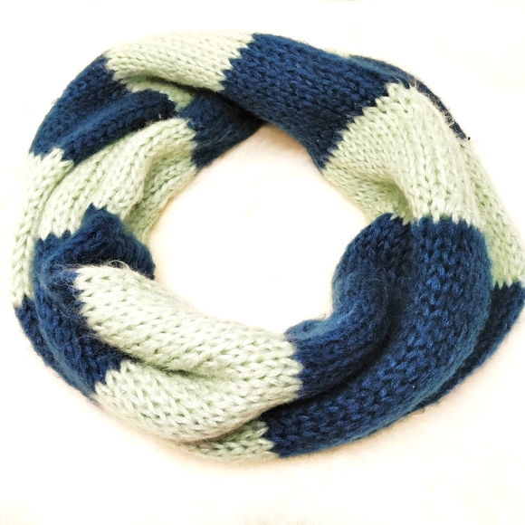 BDG Infinity scarf - Picture 4 of 5